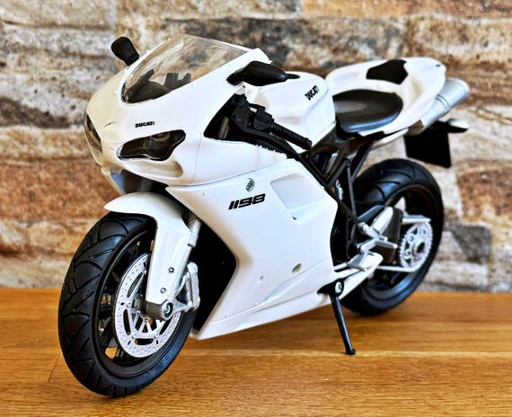 Ducati 1198, scale 1/12 Model motorcycle, 1/12 diecast motorcycle model, Die cast model motorcycle, Ducati , Die cast model