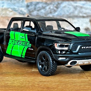 RAM 1500 Rebel 2019, Model car , 1/46 diecast truck, 1/46 scale model car, Model truck, Diecast collection item, 1/46 diecast truck