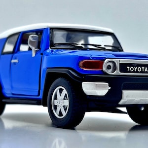 Toyota FJ Cruiser | Diecast model car | 1/36 scale model car | Model car | 1:36 Die cast model | collection item | Model jeep