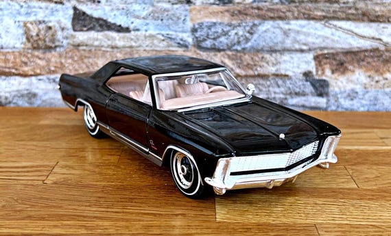 1965 Buick Riviera Gran Sport, Model Car, Diecast Car, 1/26 Scale