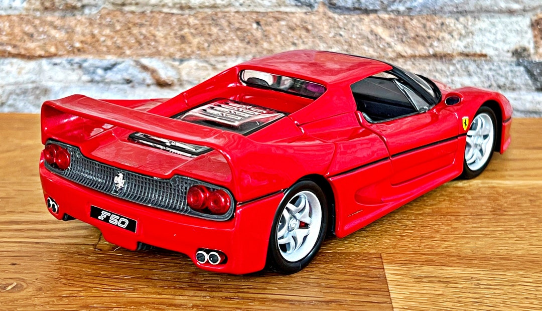 COCHE A ESCALA COLECCIÓN FERRARI F50 1:24 + CAJA