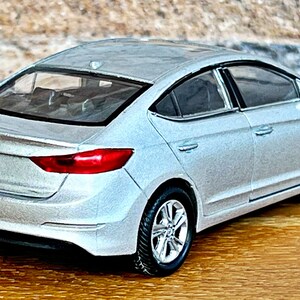 Hyundai Elantra , modèle de voiture, échelle 1/36 modèle de voiture, 1/36 voiture moulée sous pression, objet de collection, Hyundai Diecast, Modèle de voiture image 6