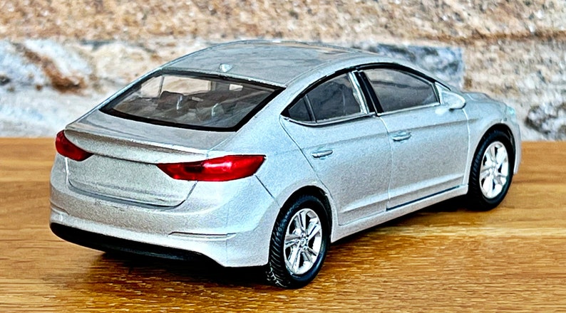 Hyundai Elantra , modèle de voiture, échelle 1/36 modèle de voiture, 1/36 voiture moulée sous pression, objet de collection, Hyundai Diecast, Modèle de voiture image 6