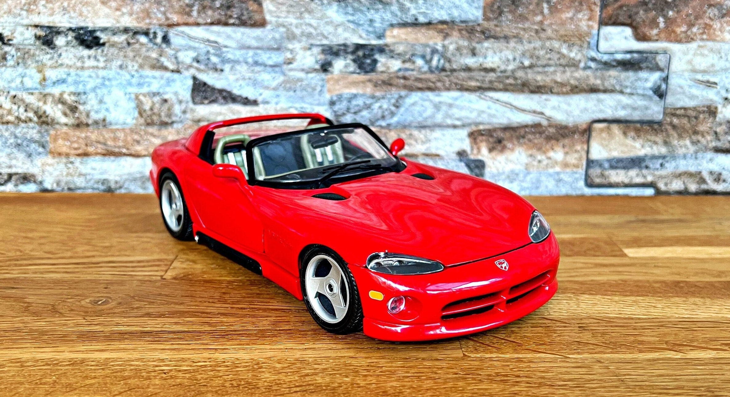Dodge Viper RT/10 1992 | Vintage Model Car | Diecast Car | 1/18