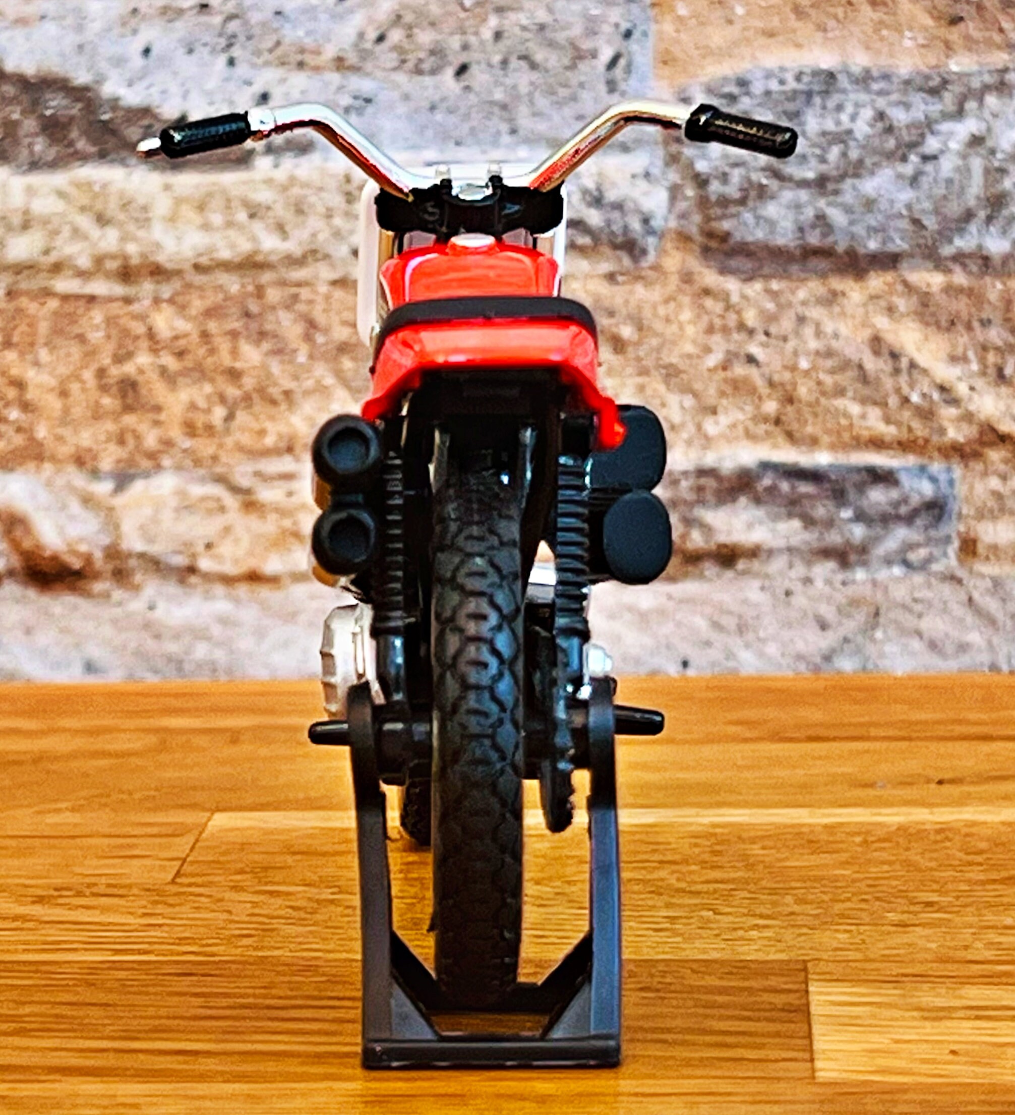 Harley Davidson XR 750, Scale 1/18 Model Motorcycle, 1/18