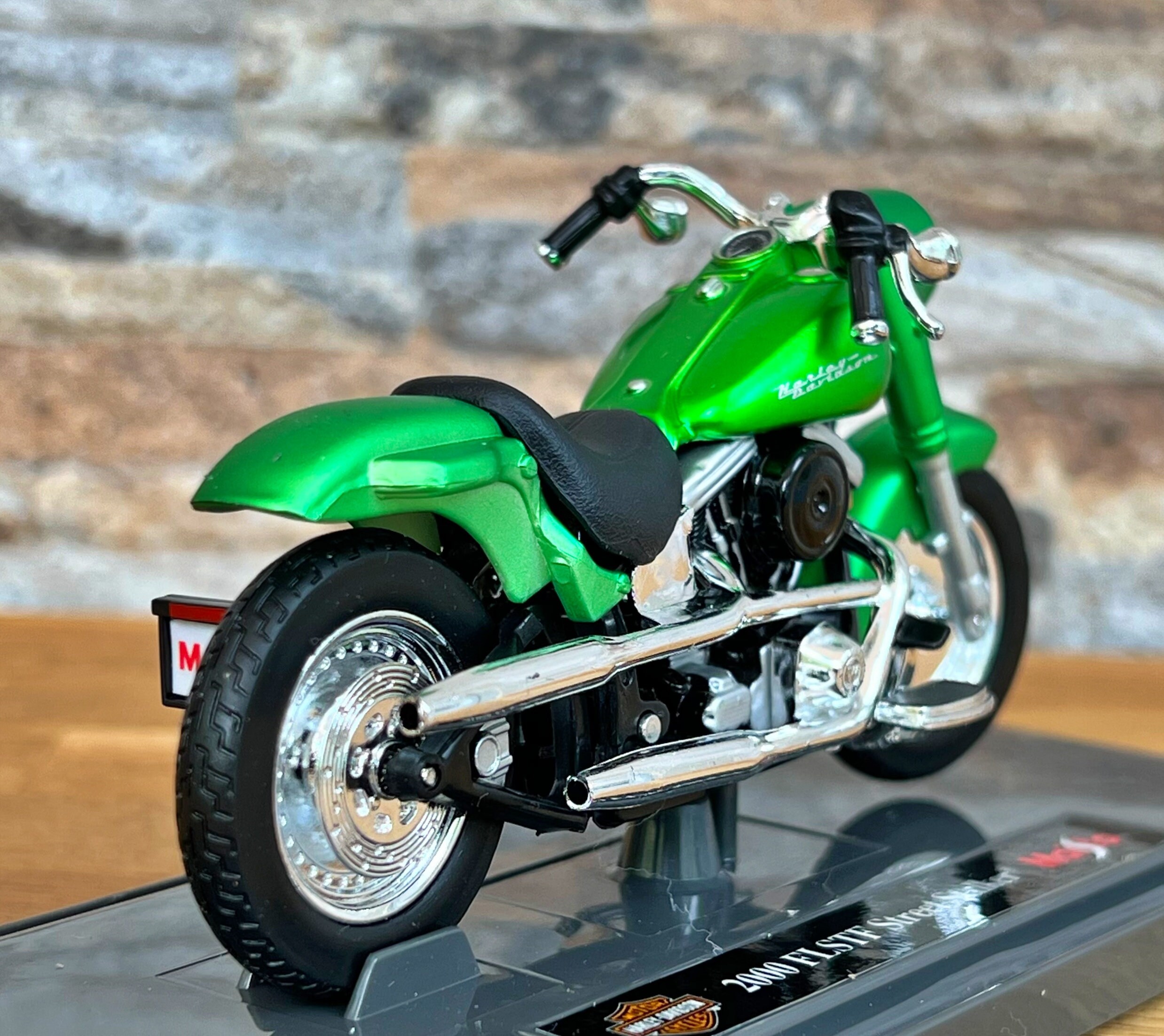 Harley Davidson 2000 FLSTF Street Stalker | Scale 1/18 Diecast