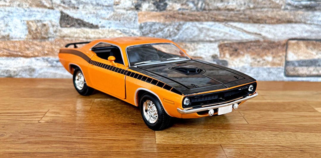 Plymouth Cuda 1970 | 1/24 Scale Model Car | Die Cast Car Model