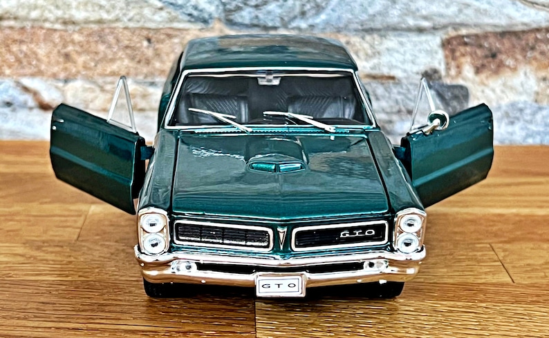 Gto Model Car Pontiac GTO 1965 | Vintage Model Car | 1/24 Diecast Car | 1/24 Scale ...
