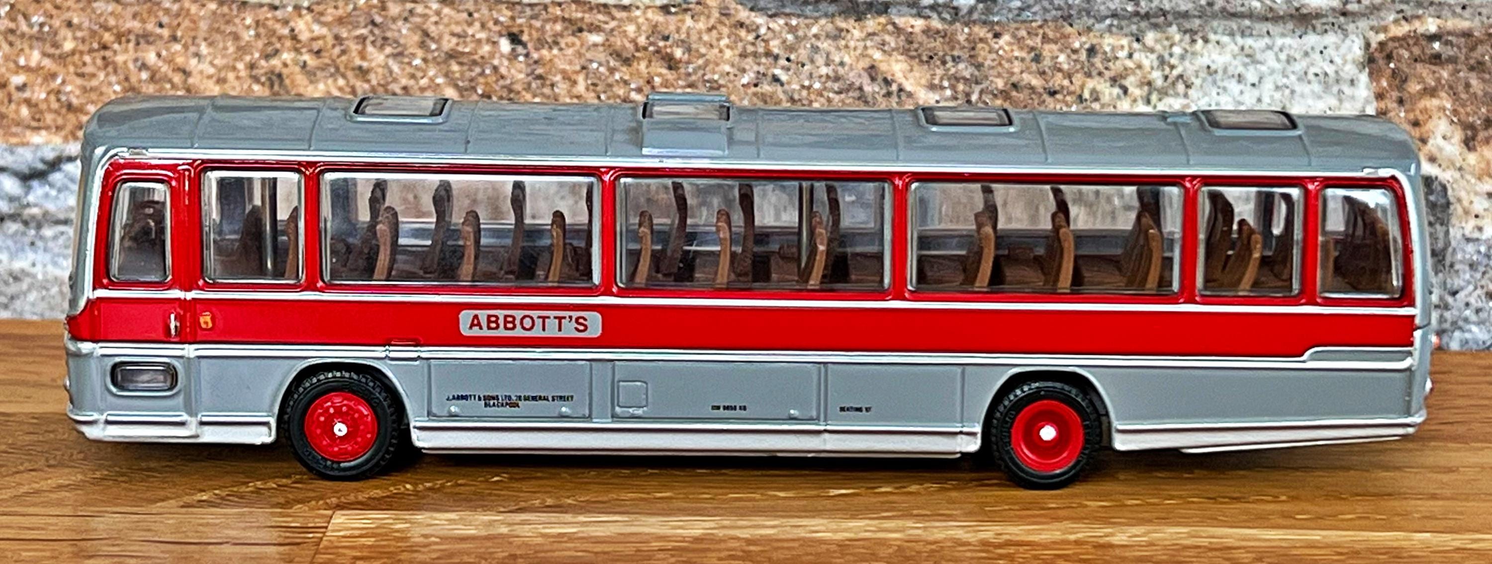 1/42 ダイキャスト　￼シルバー バスモデル 1/42 ダイキャスト ￼シルバー バスモデル 1/42 ダイキャスト