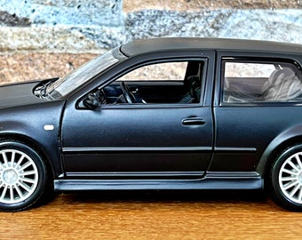 フォルクスワーゲン ゴルフ R32 | モデルカー | ダイキャスト