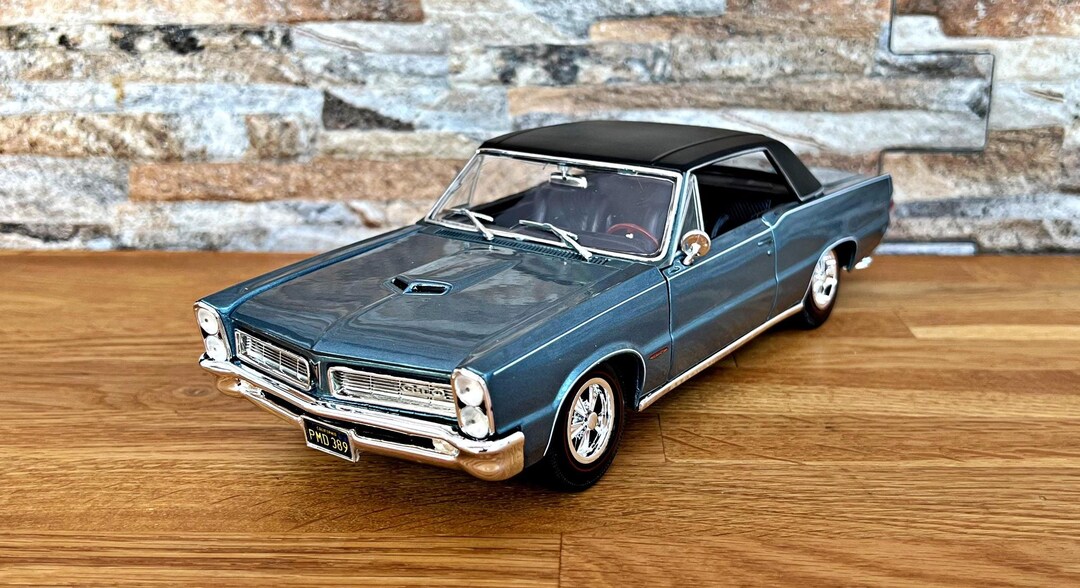 Pontiac GTO 1965 | Vintage Model Car | Diecast Car | 1/18 Scale