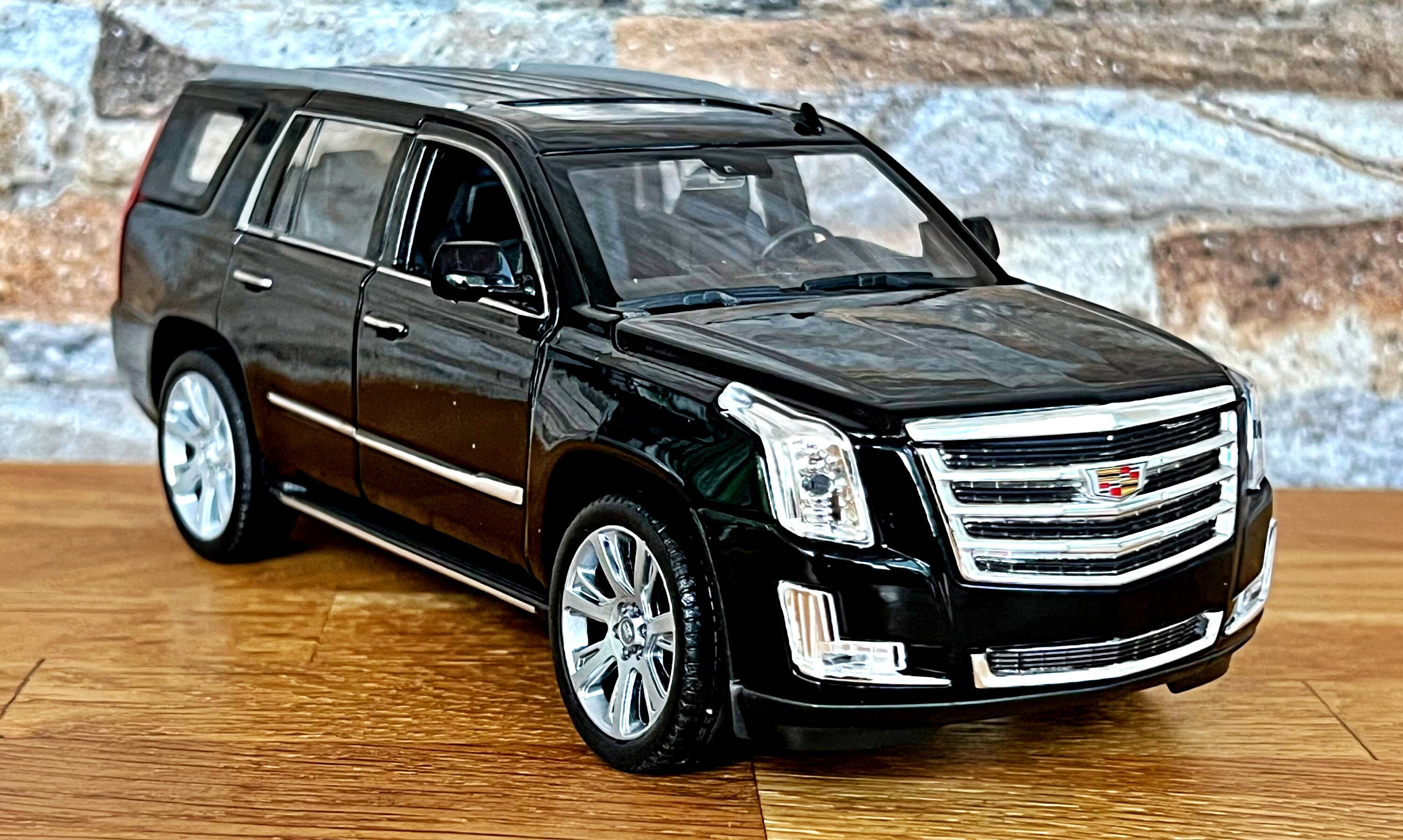 Cadillac Escalade Red SUV Scala 1:24 Auto Frizione Auto GM Auto BRAHA Cadillac Escalade Red SUV Scala 1:24 Auto Frizione Auto GM Auto BRAHA