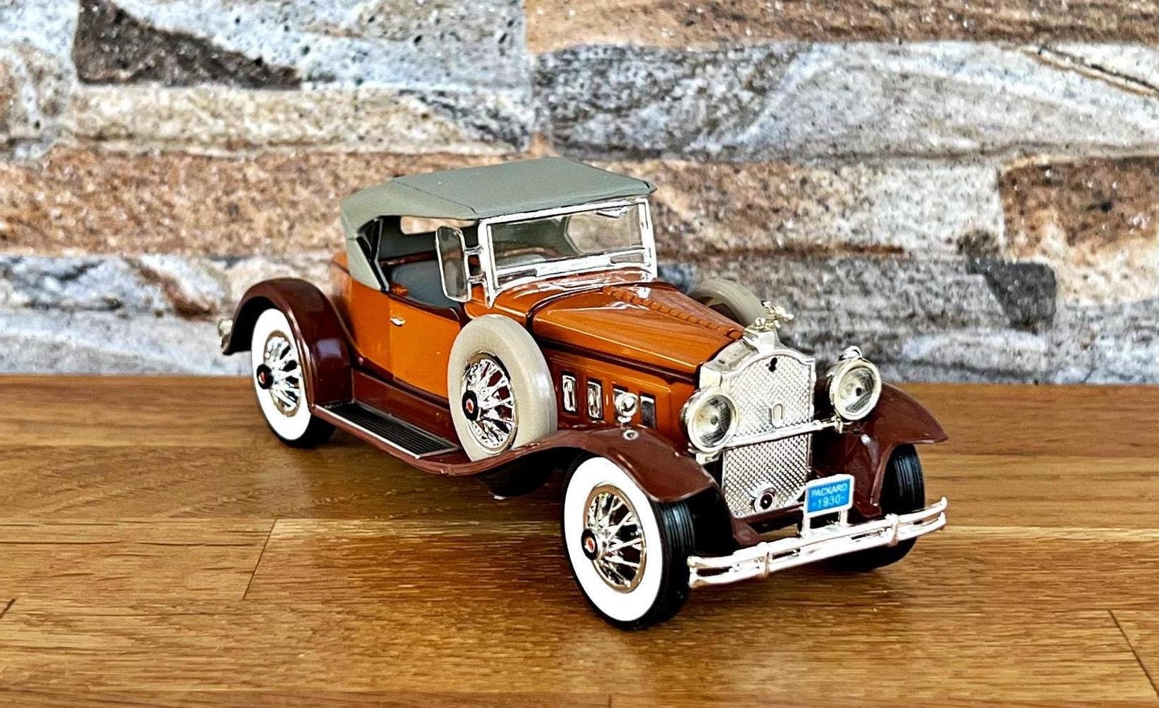 Jouet Ancien Voiture Rouge Moulé Sous Pression 2 Portes Coupé - Années 30 - Échelle 1:50