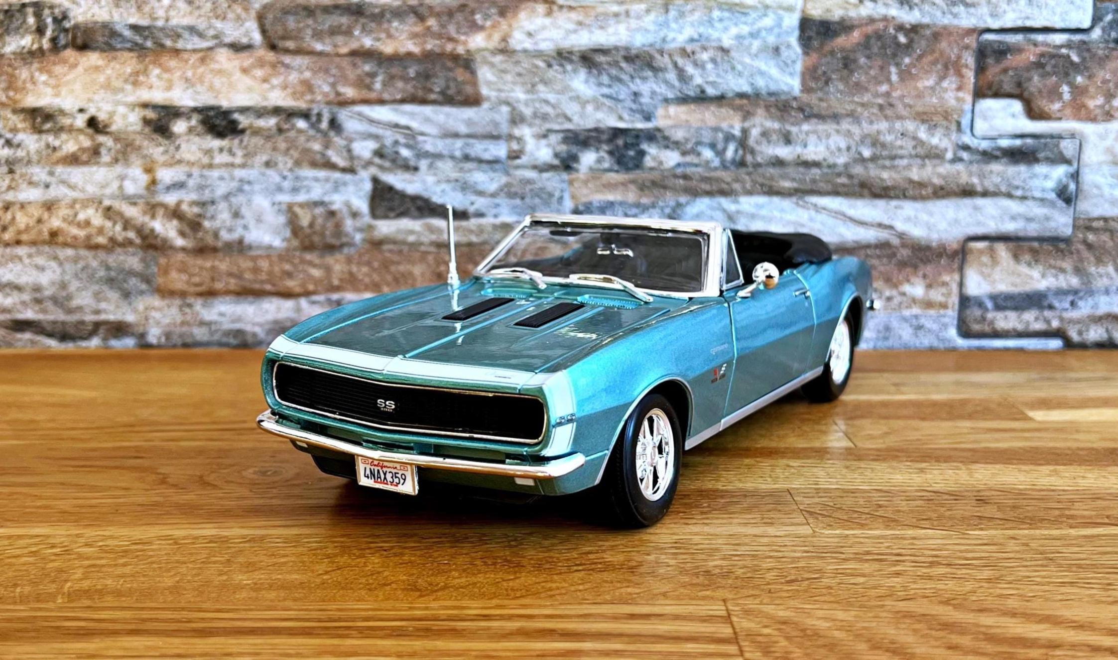 シボレー カマロ RS/SS 396 1967 | ヴィンテージ モデルカー | 1/18