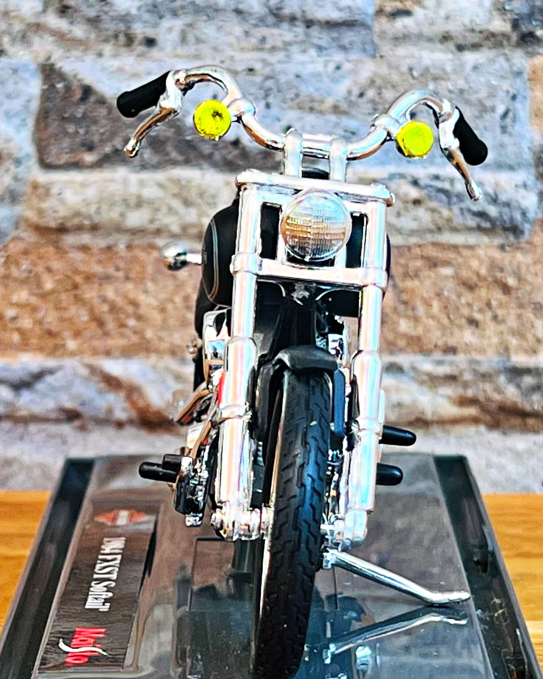 ハーレーダビッドソン 1984 FXST ソフテイル、スケール 1/18 モデル
