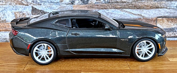 Chevrolet Camaro SS 2017 | 50th Anniversary Edition | Model Car
