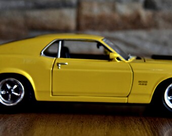 1970 Ford Mustang Boss 429 | Vintage Model Car | 1:24 Diecast Car