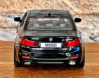 Voiture Miniature BMW M550i 1/36 En Métal - Diecast, Portes Ouvrantes - NEUVE