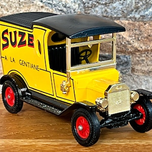 1912 Ford Model T, Vintage diecast car, scale model car, metal truck model, old classic truck, diecast car collection, Collection item