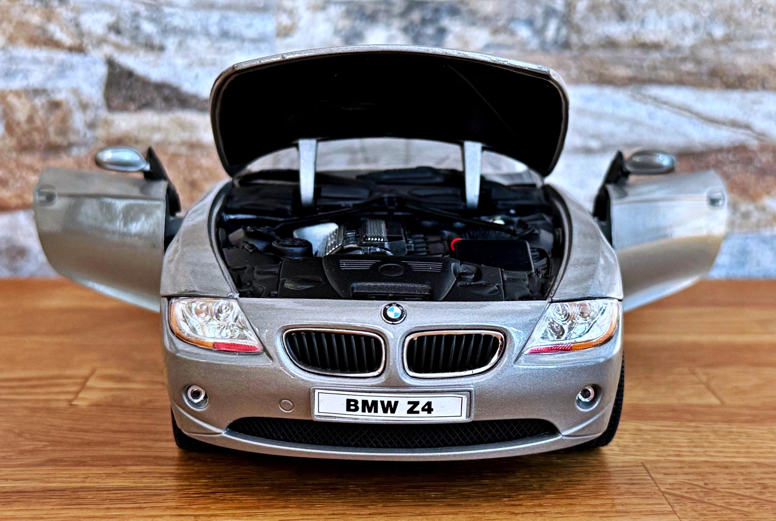 【純正 1/18スケール  Z4 ミニカー】 BMW Z4 | 1/18 Scale Model Car | Diecast Car | BMW 1/18 Scale