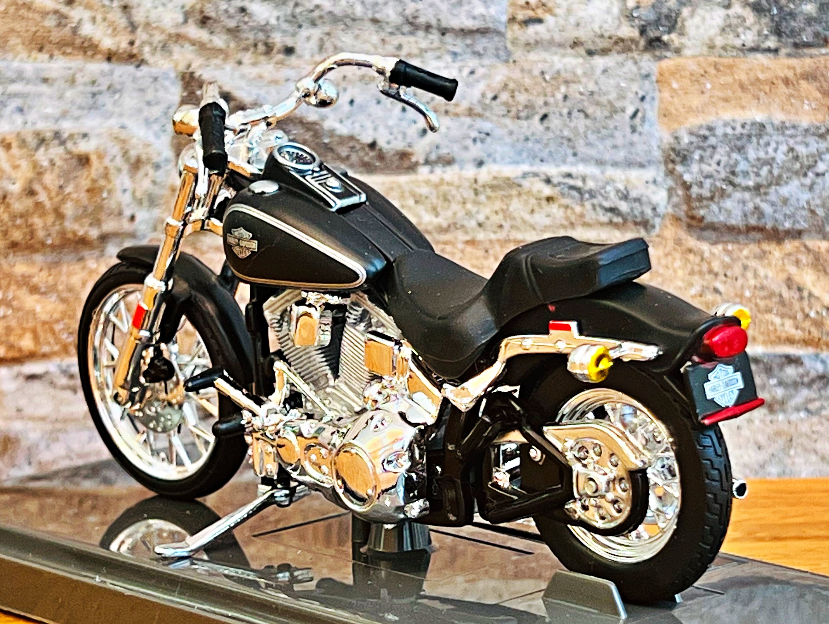 Harley Davidson 1984 FXST Softail, Scale 1/18 Model Motorcycle, 1