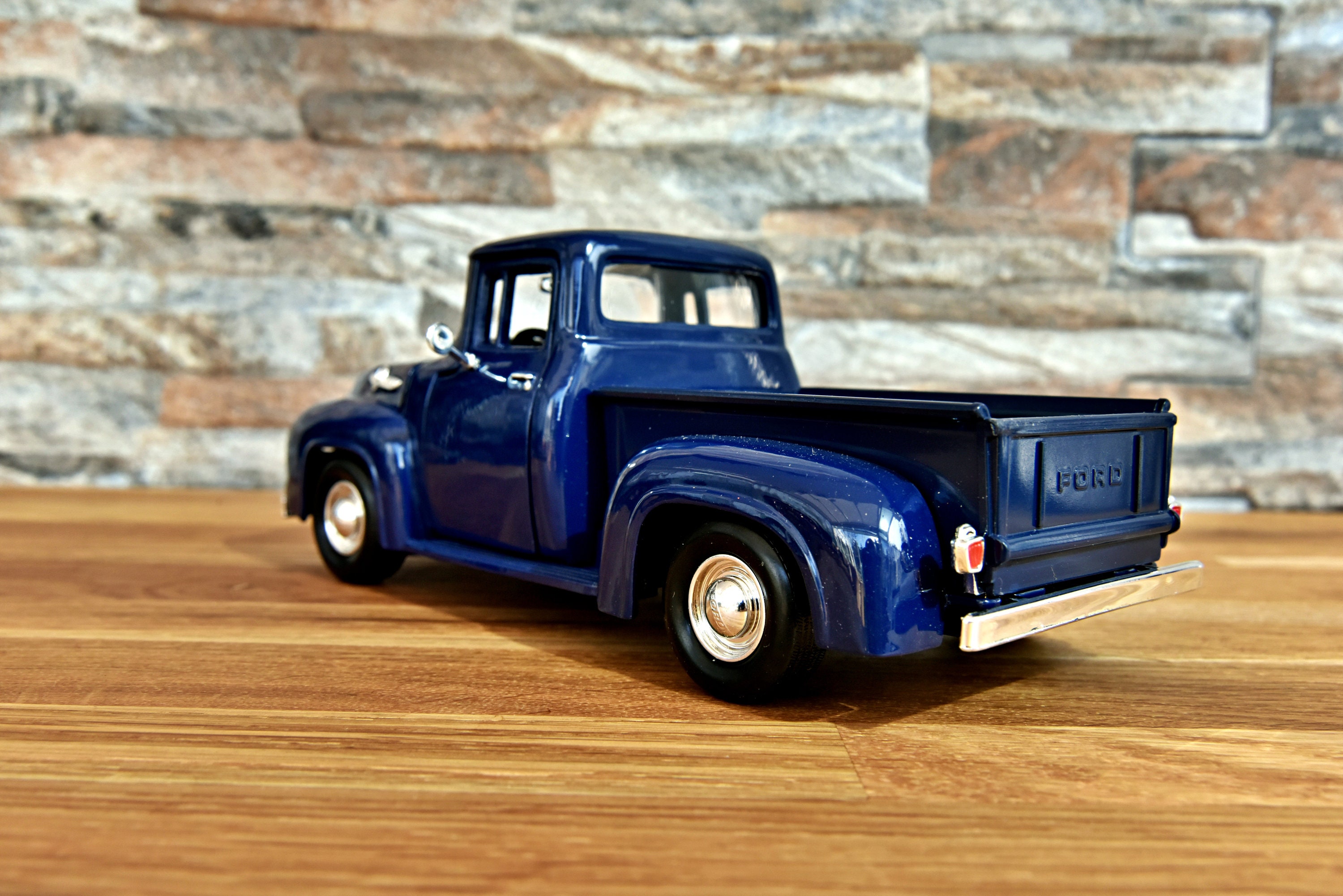 Ford F-100 Pickup 1956 | Model Car | Diecast Car | 1/24 Scale  display picture 1
