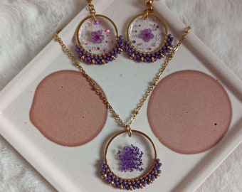 Necklace and earrings with purple dried flowers, resin and pearls - gold stainless steel - unique women's gift, artisanal jewelry for her