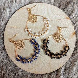 ROSALIND earrings, flower hoops in seed beads and stainless steel - pearly white, black or navy blue - flower jewelry