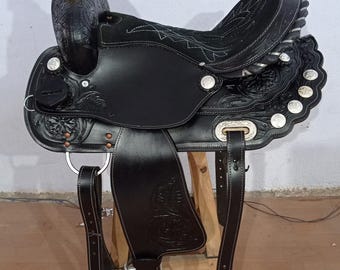 Sangle De Selle Western Challenger Tack – Cuir Sculpté Avec Flancs Arrière Et Tour RCA