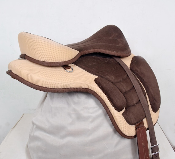 Selle synthétique pour cheval avec sangle et étriers, marron et beige de 13 à 18 pouces - France
