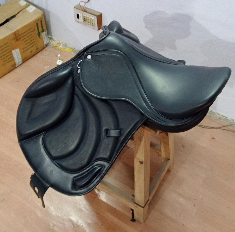 Troc Echange Selle Cheval Cuir Equitation Déco design loft sur France