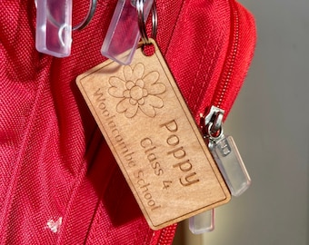 Etiqueta personalizada de madera para mochila escolar: llavero con nombre grabado