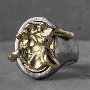 Men&#39;s Golden Lava Signet Ring: 18K Gold Plated 925 Silver