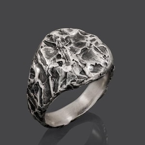 Oxidized Sterling Silver Men&#39;s Signet Ring: Dirty Texture Design