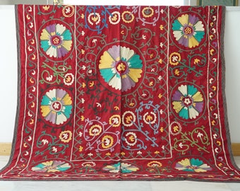 Cotton Suzani Bedspread, King Size Bedcover, Embroidery Comforter, Suzani Wall Hanging, Floral Bed Linen, Antique Quilt, Boho Suzani Fabric