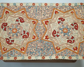 Silk Embroidery Suzani Table Runner, Linen Coverlet, Batik Quilt, Woven Throw Runner, Quilted Table Runner, Art Deco Cloth, Vintage Tapestry