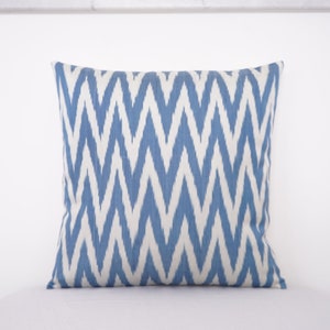 Copricuscino Ikat fatto a mano in seta, copricuscino moderno, federa geometrica, cuscino artistico vintage in seta colorata, cuscino in tessuto Boho