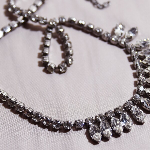 Collana girocollo in strass vintage