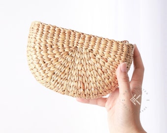 Handvävd myntväska med halm: Minimalistisk kuvertväska med dragkedja