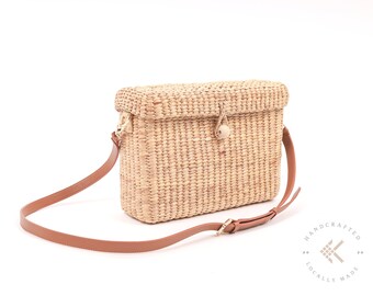 Straw Bag, Picnic Basket, Summer Crossbody Purse Leather Handbag Strap, Straw Bucket Bag in Boho Style, Woven handbag, Beach Handbag Holiday