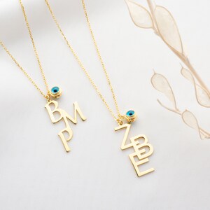 Collar de Letras Verticales, Amuleto de Iniciales para Niños, 3 Iniciales Colgante de Plata de Ley, Collar de Letras Múltiples, Joyería Familiar De Mal de Ojo