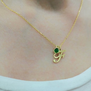 Collar de letras y piedras de nacimiento, encanto de letras personalizado, collar inicial personalizado con colgante de piedra de nacimiento, joyería esmeralda personalizada
