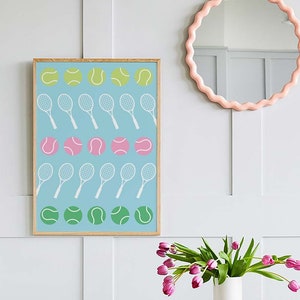 Tennis-Druck | Digitale Kunst Download | Pink Blau Tennis Wandkunst | Trendige Pastell Wand Kunst | Niedliche Sport Wandkunst