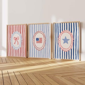 Arte de parede para o dia 4 de julho, download de arte digital, conjunto de 3, impressões de arte americanas fofas, arte de parede listrada moderna, impressões de arte patrióticas excêntricas