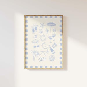 Pode incluir: Uma impress&atilde;o emoldurada com fundo branco e borda quadriculada azul. A impress&atilde;o apresenta uma cole&ccedil;&atilde;o de ilustra&ccedil;&otilde;es azuis de objetos com tema de ver&atilde;o, incluindo um guarda-sol de praia, &oacute;culos de sol, uma concha, um caranguejo, uma palmeira e uma garrafa de champanhe.