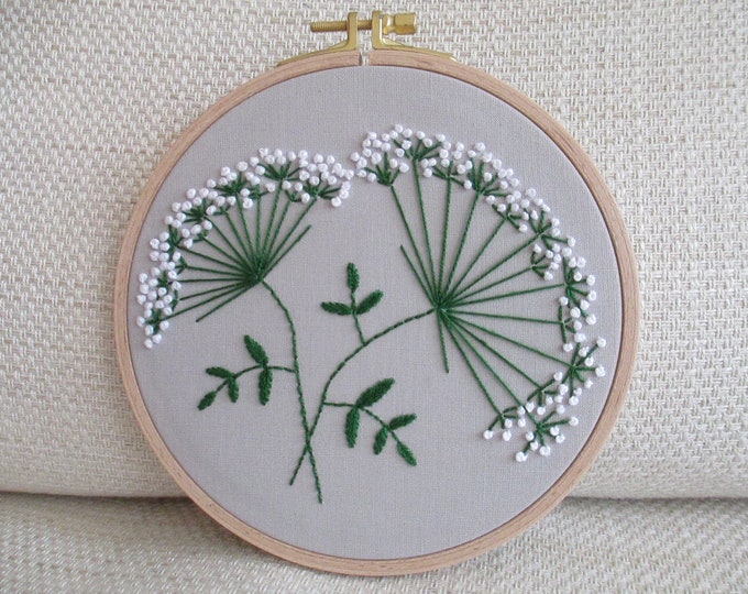 Floral hand embroidery hoop art, Ammi majus, laceflower, wildflower, housewarming, wall hanging, home decor, perfect gift
