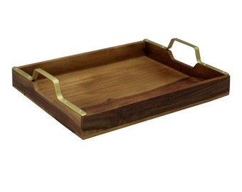 Bandeja rústica de madera de teca con asas de latón, estilo otomano de granja.