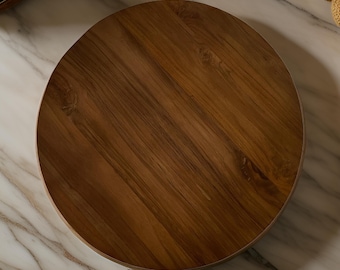 Mesa giratoria de madera de teca hecha a mano, con acabado nogal, estilo moderno de mediados de siglo.