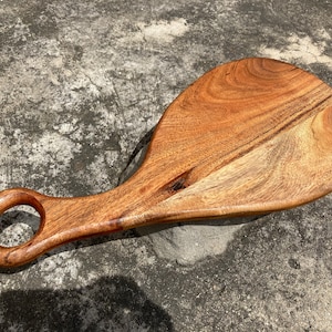 Classic Acacia Wood Cutting Board with Handle, Wood Serving Board, Paddle Board, Cheese Board, Charcuterie Board