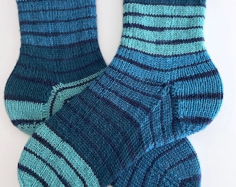 38/40, chaussettes en soie mérinos, dans de belles couleurs marines